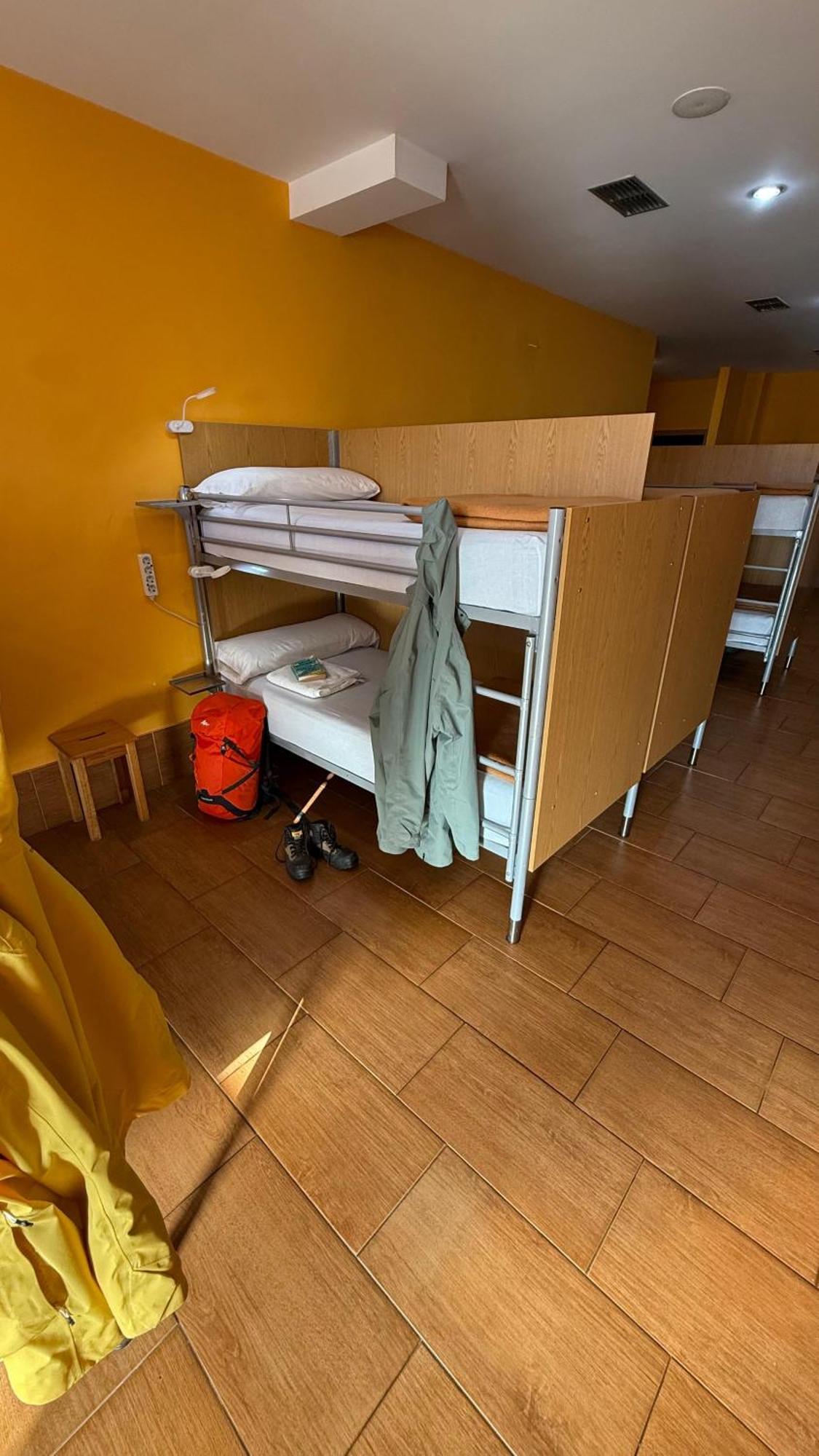 Albergue Lecer Sobrado Porta Exterior photo